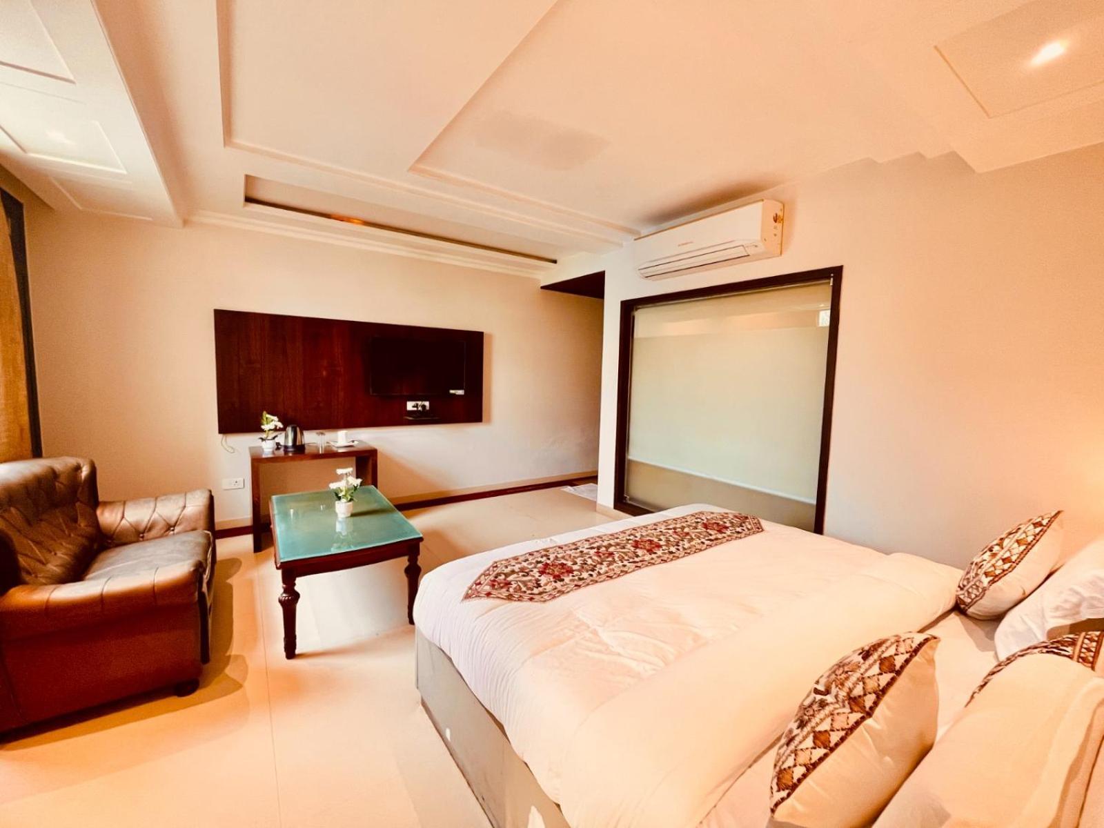 Hotel Bhoomivilas Agra  Dış mekan fotoğraf